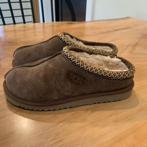 Women’s Brown Ugg size 5 Tasman